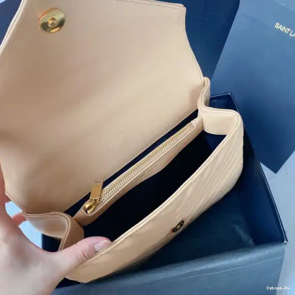 YSL MEDIUM COLLEGE 0622